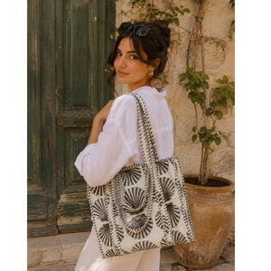 Bolsa de Mano de Algodón Hecha a Mano con Diseño de Conchas, Estilo Bohemio, Abertura Superior, Sostenible, Acolchada a Máquina, para Uso en Todas las Estaciones - Product Image 6