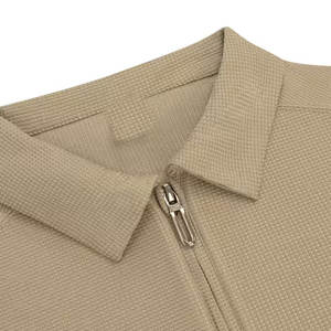 Polo de manga larga para hombre, hecho con tela de alta calidad, que ofrece una sensación suave, cómoda y transpirable. - Product Image 4