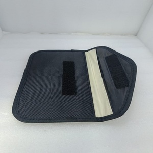 Bolsa Faraday de Alta Seguridad, Bloqueador de Señales Anti-Robo para Llaves, Teléfonos Inteligentes, Tabletas y Protección de Datos - Product Image 4