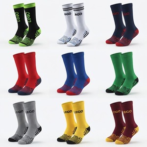 Calcetines Blancos Lisos con Logotipo Personalizado Bordado e Impreso, Mezcla de Algodón, para Uso Diario, Deportivo y Casual - Product Image 5