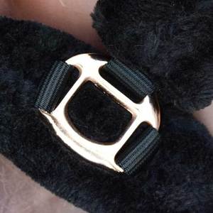 Cabestro de lana negra para caballo con hebillas doradas y correas ajustables para equitación - Product Image 4