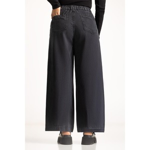 Jeans de Mezclilla para Mujer con Costuras Refinadas y Diseño Cómodo para Usar Todo el Día - Product Image 4