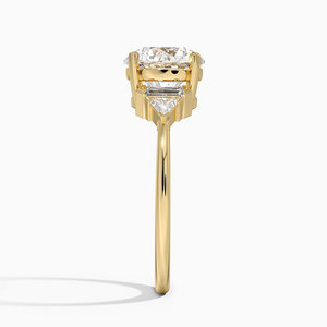 Anillo de Compromiso Clásico con Tres Diamantes Laterales - Product Image 2