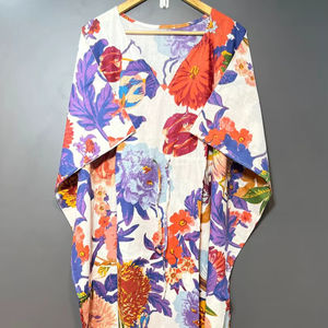 ชุดคลุมยาวลายสัตว์ คอวี ทรงปล่อยชายระบาย ผ้าฝ้ายอินเดียเนื้อนุ่ม แต่งลูกไม้ เหมาะสำหรับใส่ไปทะเล ของขวัญเพื่อนเจ้าสาว สำหรับผู้หญิง - Product Image 1