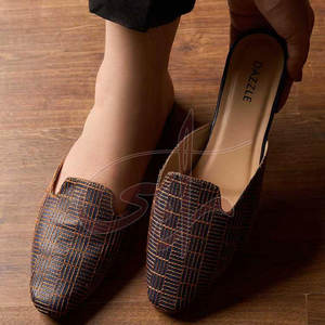 Mules élégantes bleues et marron à enfiler avec motif cousu, légères et antidérapantes pour femmes - Product Image 4