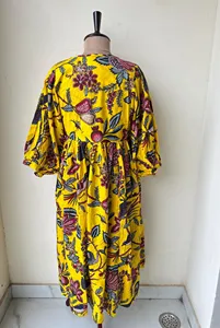 Robe midi bohème jaune à fleurs pour femmes, imprimée à la main, avec col noué et manches bouffantes, robe décontractée d'été - Product Image 4
