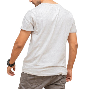 เสื้อยืดผู้ชายแบบยืดหยุ่น ผลิตจากผ้าที่ระบายอากาศได้ดี สวมใส่สบาย ทรงหลวม เหมาะสำหรับใส่ไปยิม ใส่ลำลอง และแฟชั่นในชีวิตประจำวัน - Product Image 2