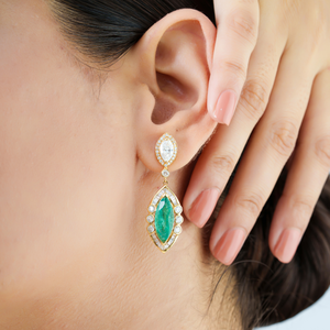Explora los Aretes Colgantes de Esmeralda y Diamantes Naturales al 100% en Forma de Marquesa para Mujer, Joyería de Oro Amarillo de 14K - Product Image 2