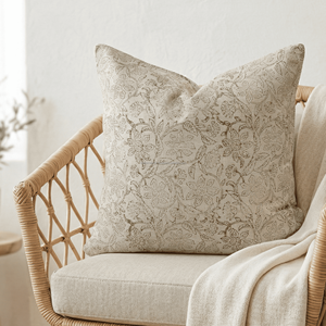 Housse de coussin luxueuse 20x20 imprimée à la main avec motifs floraux et bordures ethniques, imprimés tendance - Product Image 5