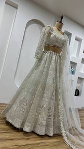Lehenga Choli Dupatta de mariée pour femme, en tissu filet doux de qualité supérieure, richement brodé, séchage rapide, longueur ras du sol, collection été/hiver, modèle de créateur - Product Image 4