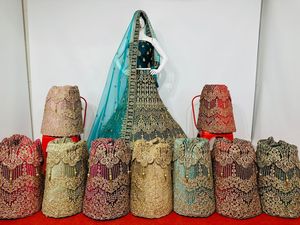 Opulento Glamorous Regal Bridal Wear Full Heavy Velvet Lehenga Jarkan Adornos Blusa larga Luxe Dupatta Boda para adultos - Product Image 4