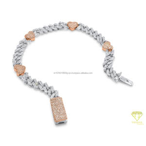 สร้อยข้อมือโมอิสซาไนต์ทรงหัวใจสุดโรแมนติก ประดับด้วยเพชรแบบพาเว่ และดีไซน์เครื่องประดับสองสีสุดหรู - Product Image 2