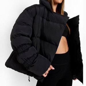 Chaqueta de Plumón Acolchada para Mujer, Diseño Personalizado OEM, con Capucha Ajustable, Chaqueta de Invierno Acolchada - Product Image 5