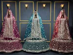 Vente en gros de farshi F.C lehenga choli avec des broderies complètes et une large jupe élégante et ample - Product Image 4