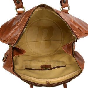 Elegantes Bolsas de Viaje de Cuero Genuino - Diseño Moderno, Sensación Premium, Capacidad de 30-40L, Plegables y Ecológicas - Product Image 5