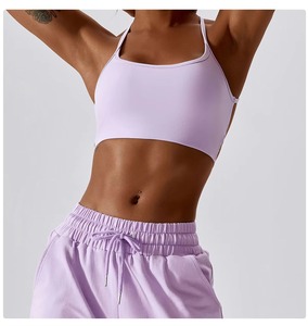 Soutien-gorge de sport sans couture personnalisé OEM pour femme, avec bretelles croisées et coussinets amovibles, idéal pour la gym, le yoga, le fitness, l'entraînement et la course à pied - Product Image 5