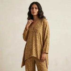 Conjunto de 2 piezas con estampado geométrico color mostaza para mujer, cuello en V, manga larga, corte holgado, estilo bohemio informal, pantalones largos y top - Product Image 3