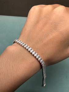 สร้อยข้อมือเพชรทรงรีเงินแท้ 925 รับรองโดย IGI เครื่องประดับแต่งงานสุดคลาสสิก - Product Image 5