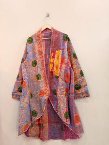 Veste longue traditionnelle faite à la main, vintage, Kantha Suzani, style bohème, pour tous, taille unique. - Product Image 4