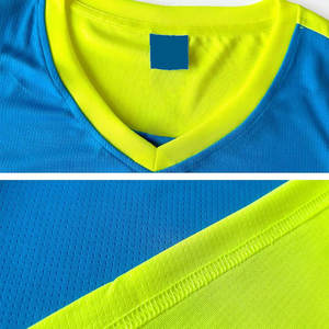 Maillot de basket-ball personnalisé imprimé en couleur, léger et respirant, 100 % polyester, vêtements de sport pour la vente en ligne - Product Image 4