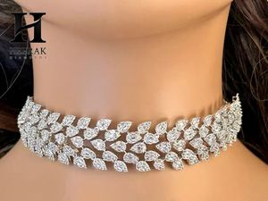 สร้อยคอเพชรหลายแถวสุดหรู ทองคำขาว 14K ลายใบไม้ ประดับเพชรโมอิสซาไนต์ทรงบาแกตต์ - Product Image 3