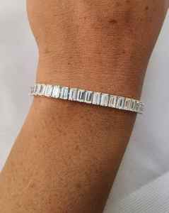 Pulsera de tenis de plata de ley 925 con moissanita de corte esmeralda para mujer, joyería para bodas, regalo para pareja - Product Image 4