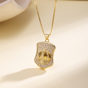 Collana con Pendente a Forma di Elmo Spartano e Corona Hip-Hop QIKU, Catena con Zirconi Cubici per Uomo e Donna, Stile Streetwear - Product Image 5