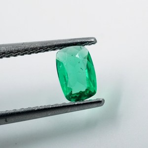 HAYAAT GEMS Esmeralda Cultivada en Laboratorio de 0.30 Quilates, Corte Cojín Facetado (6x4x2mm) para Joyería - Product Image 4