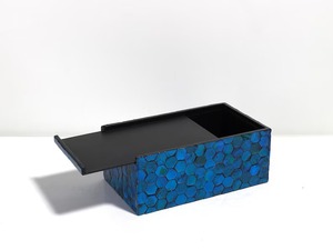 Caja de pañuelos de resina hecha a mano en India para el hogar, hoteles y restaurantes, con color personalizado. - Product Image 2