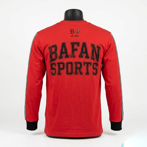 Camiseta de Manga Larga de Algodón Premium de 220 GSM, Roja con Paneles de Manga en Contraste, Logotipo Personalizado con Impresión Puff - Product Image 4