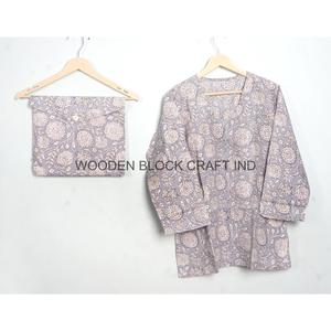 Ensemble de pyjama unisexe pour femme en coton doux à 100% à col en V et manches longues, imprimé numérique, lisse, automne, printemps, multi-saisons - Product Image 3