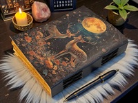 Journal Grimoire Mystique en Cuir Cerf de Lune |   Carnet vintage fait main |   Livre de sorcellerie Ombres |   Cadeau païen |   Multicolore