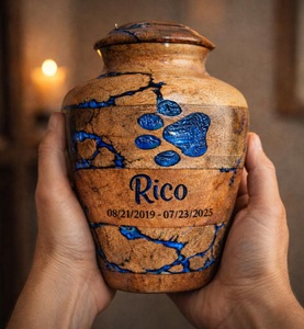 Urna para Mascotas de Madera Ecológica Hecha a Mano con Huellas de Resina Azul, Urna Conmemorativa Personalizada para Mascotas - Product Image 2