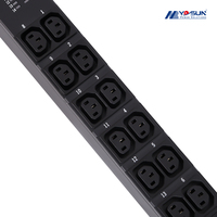 3 Fasa 32A 0U Pemasangan Vertikal 36C13 6C19 Perlindungan Cabang Magnetik Hidrolik Baja Canai Dingin PDU Cerdas