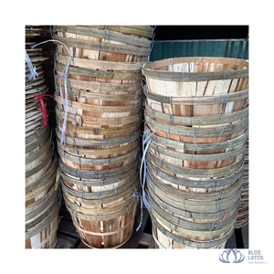 [DISPONIBLE] |   Seau à crabes en bois robuste à lattes pour le transport de fruits de mer et de poissons de la ferme Blue Lotus - Product Image 1