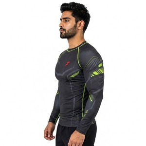 Camiseta de compresión profesional que ofrece comodidad ligera, ajuste seguro y excelente movilidad durante el entrenamiento intensivo. - Product Image 6