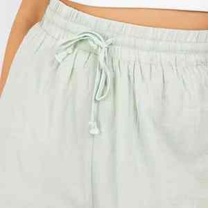 Conjunto de entrenamiento ultra suave con control del sudor, ajuste elástico, tacto suave y duradero, pantalones cortos para correr y sesiones de actividad para mujer - Product Image 6