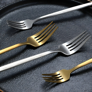 Juego de Cubiertos de Acero Inoxidable al por Mayor, Estilo Nórdico, Juego de Cubiertos Portátil Portugués, Juego de Cucharas y Tenedores Dorados - Product Image 3