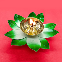 Diya en laiton Lotus pour Pooja, lampe à huile traditionnelle en laiton avec un élégant motif de fleur de lotus, Diya décorative pour la prière hindoue à la maison