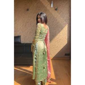 Conjunto de traje de fiesta para mujer de diseñador con parte superior inferior y Dupatta - Product Image 4