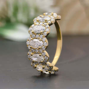 Alianza DE BODA clásica de moissanita de corte ovalado de siete piedras con ajuste de halo de oro amarillo sólido de 14 quilates para regalo nupcial o de aniversario - Product Image 6