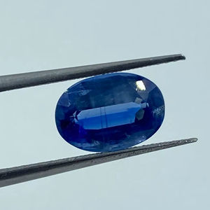 Piedra Preciosa de Cianita Natural, Corte Ovalado Azul Oscuro, 7.30x10.40mm, 2.87 Quilates, Piedra de la Mejor Calidad para Joyería - Product Image 1