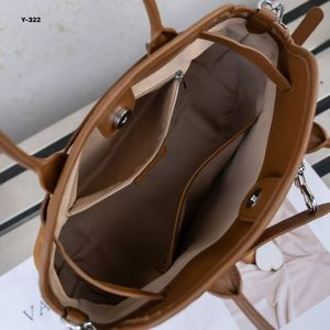 Sac à main Ando pour femme en cuir de vache véritable avec poignée supérieure et bandoulière amovible - Product Image 5