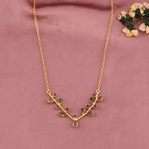 สร้อยคอหินรูไทล์สีดำธรรมชาติ ดีไซน์เรียบหรูมีสไตล์ |   ทองเหลืองชุบทอง - Product Image 2