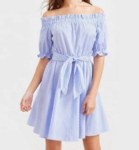 Mini robe à demi-manches à rayures bleu clair et à épaules dénudées - Product Image 4