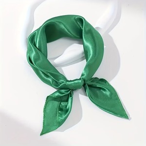 Foulard carré en satin imprimé avec logo personnalisé, motif à pois ou à carreaux, accessoire bandana, idéal pour toutes les saisons – Ventes Flash - Product Image 1