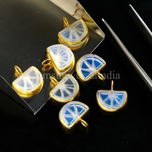 จี้ผลไม้สีส้มแกะสลักจากโอปาไลต์ ขนาด 14 มม. เงินแท้ 925 เครื่องประดับคริสตัลบำบัด ชุบทองคำ โอปาไลต์ พลอยแท้ จี้ห้อยคอ - Product Image 2