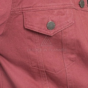 เสื้อแจ็คเก็ตยีนส์ผู้ชายสำหรับขายส่ง ผลิตอย่างมืออาชีพ สวมใส่สบายๆ ใช้ได้ทั้งในและนอกบ้าน เสื้อแจ็คเก็ตฤดูหนาวสำหรับผู้ชาย พร้อมโลโก้แบบกำหนดเอง - Product Image 6