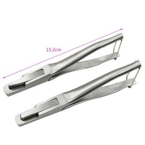 คีมหนีบหูหมู 1 ชิ้น  แบบสแตนเลส รูปตัวยูและตัววี อุปกรณ์สำหรับปศุสัตว์  คีมหนีบหูสำหรับติดป้ายหมายเลข - Product Image 4