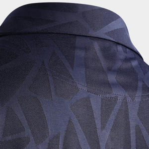 Polo deportivo estampado para hombre con tecnología de sublimación y tela con control de humedad, diseñado para un estilo de vida activo y en oferta. - Product Image 4